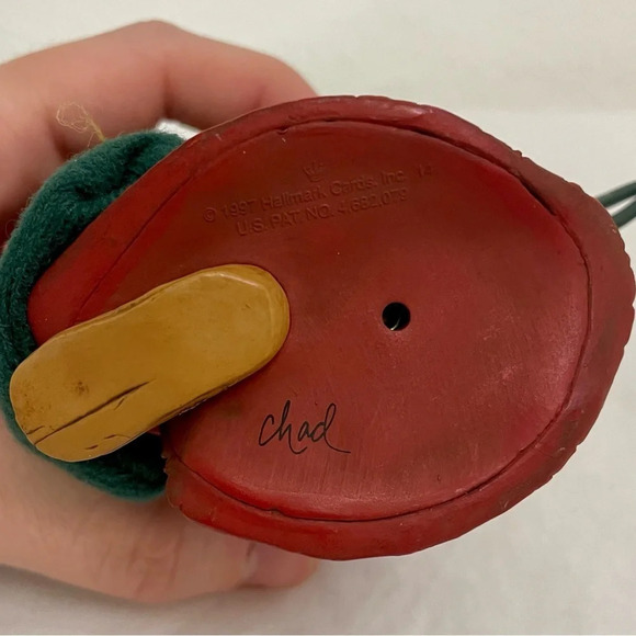 VTG Hallmark Keepsake Santa's Secret Gift Magic Musical Christmas Ornament 1997 - Picture 10 of 12